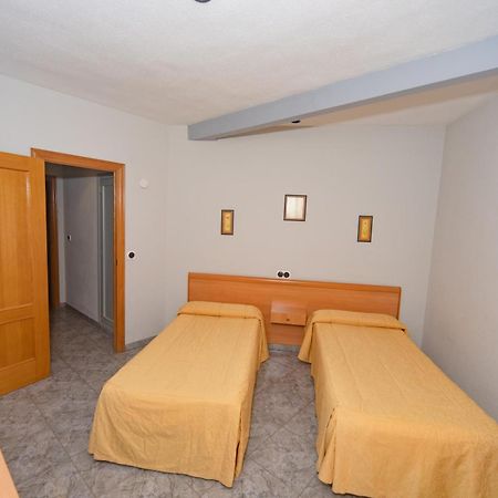 Hostal Virginia Фаварета Экстерьер фото