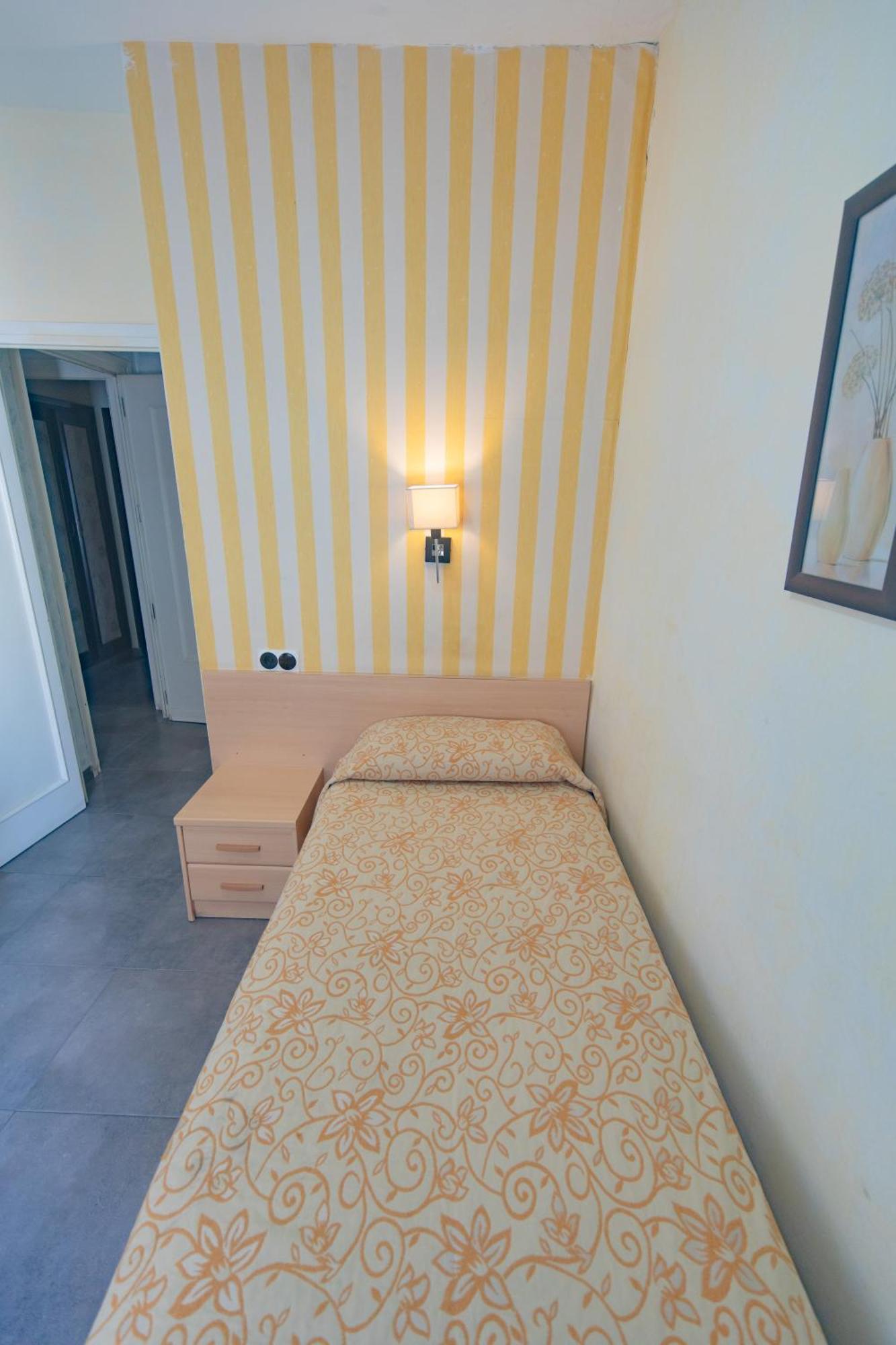 Hostal Virginia Фаварета Экстерьер фото