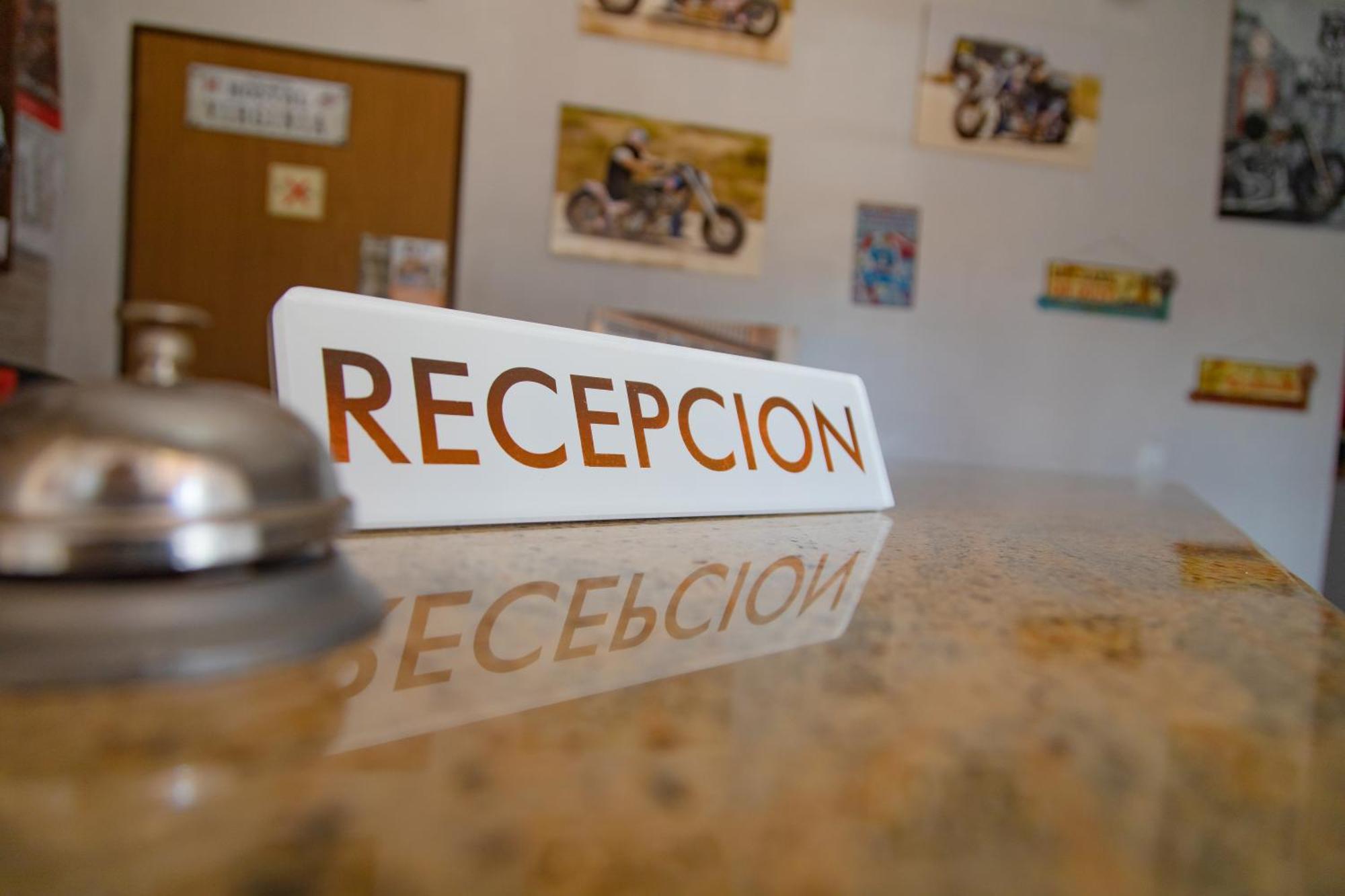 Hostal Virginia Фаварета Экстерьер фото